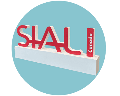 Von GES entworfene Messeschilder mit Firmenlogo.